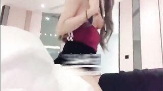 帶 粉 絲 完 成 他 的 初 次 攝 影 夢 想 大 肉 棒 狠 狠 抽 插 到 失 禁 噴 滿 床 單 說 從 來 沒 有 口 爆 顏 射 過 女 生 可 以 讓 他