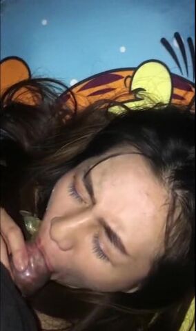 广西少数民族良家美少妇赌博借高利贷还不上被迫和债主上床啪啪当还利息,一脸不情愿,保养的还不错.方言对白!