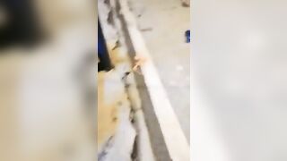 零零后表哥最近泡到的172CM酒店前台兼职妹晚上等她下班去开房啪啪狼友调侃他武大郎