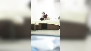 《91沈先生》广西红灯区会所挑了两个小姐玩双飞脱了衣服惨不忍睹年长的骚得很老夸沈先生长得帅