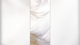 高价购得-S型魔鬼身材网红美女和土豪粉丝激情啪啪福利视频,干完一次洗个澡开档丝袜继续操,国语