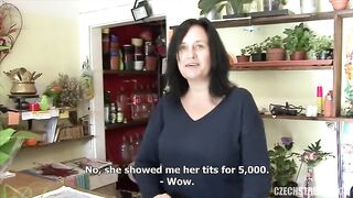 30岁土豪花店出资艹43岁阿姨完整版