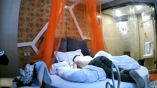 【宾馆偷拍】美女衣服还没脱完就被爆操