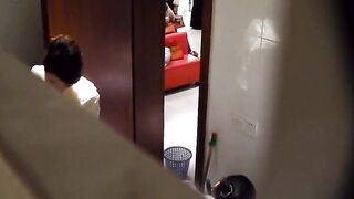 大型活动现场后台厕拍 美女们有说有笑的都很开心啊