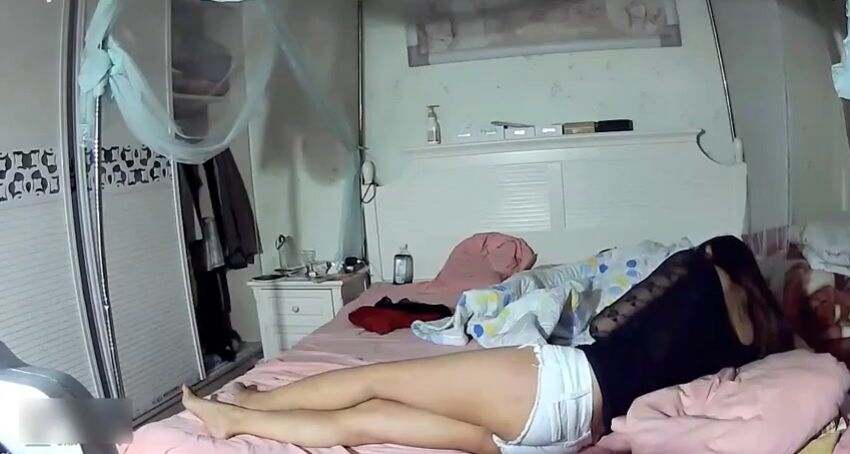 居家网络摄像头偷拍大合集苗条白嫩小媳妇洗干净等老公