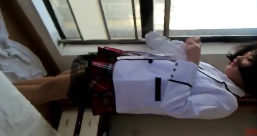 社会经验不足的女大学生被冒牌摄影师导演套路了宾馆私拍