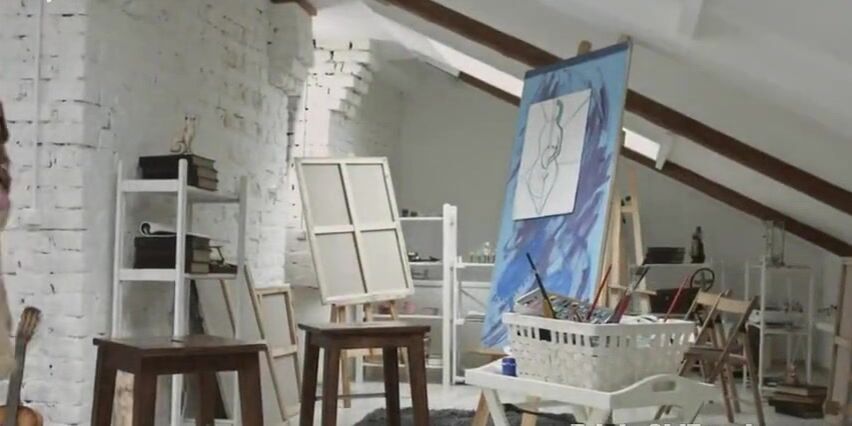 教授在画室里狂操美女学院