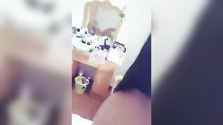 美女主播400元请网友来家直播啪啪,没想到他太厉害了把美女都干喷潮了还没射!