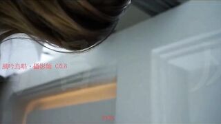 平面美女嫩模酒店拍摄时太诱惑性感,工作结束后摄影师私下加了点钱当场又把她给上了,魔鬼身材干的嗷嗷叫!