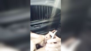 声音很嗲的高颜值巨乳美女和网友家中疯狂肏逼后又开车到广场附近在车里体验车震啪啪,全程国语淫荡对白!