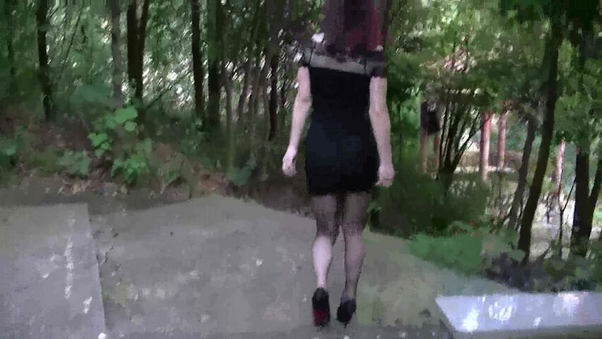角色扮演乱伦与齐逼短裙黑丝高跟性感美腿骚妈风景区登山游玩太累了在凉亭里休息打炮对白淫荡刺激1080P原版