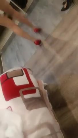 红色短裙高跟鞋【制服诱惑】骚气少妇开裆肉丝自慰啪啪，拨开内裤上位