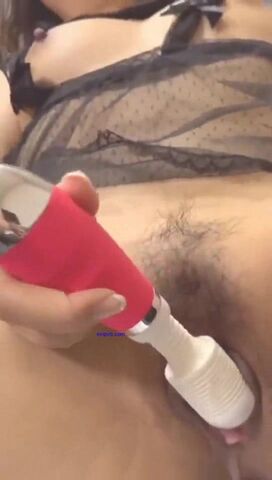 【麻花免费视频】云盘泄密-被包养的女神级性感气质美女和土豪外出度假各种啪啪自拍视频不慎流出,颜值高身材好,逼逼粉嫩,国语!