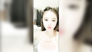 【麻花免费视频】人间极品尤物，肤白逼嫩【一只甜婧】，完美颜值，自慰一半突然大姨妈来了，近距离看清阴道怎么流血的，撸管佳品