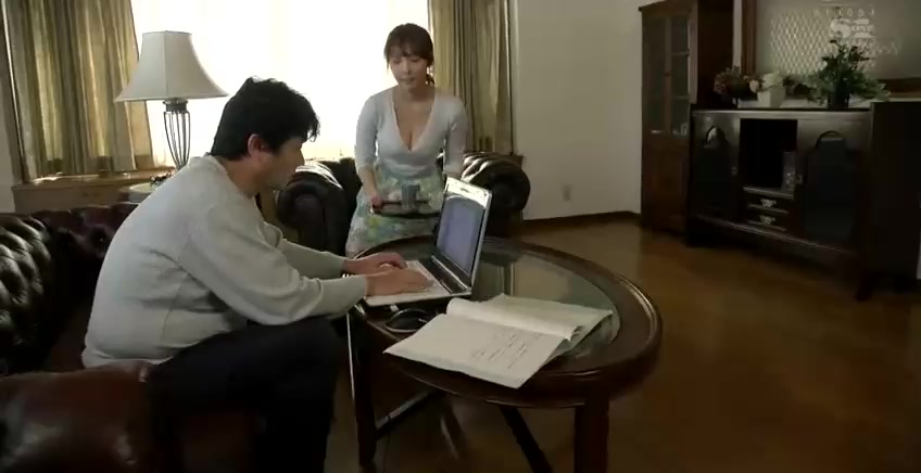 SSNI-703 與領導的美巨乳老婆躲在棉被裡偷偷幹。 三上悠亞《中文字幕》三