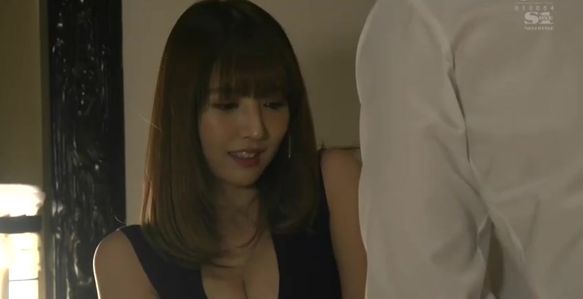 SSNI-703 與領導的美巨乳老婆躲在棉被裡偷偷幹。 三上悠亞《中文字幕》一