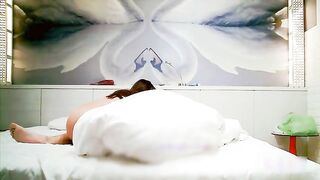 大神素人投稿1月精品大片泰国篇：约啪泰国旅游活泼可爱学生妹,小穴紧致难以进入,疼痛难耐直喊：慢一点.高清版!