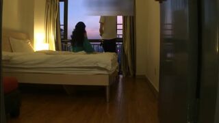 富家公子私人公寓约会某传媒广告公司平面模特长得漂亮气质佳落地窗前搞床上肏到沙发上各种干很猛对白精彩1080P