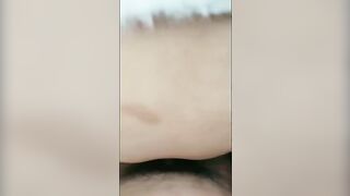 因为疫情大学迟迟没开学寂寞的大学生情侣上完网课到茶园野战捞点零花钱