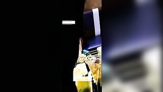 【迷奸】KTV灌醉长的很像王心凌的妹子带回酒店啪啪事前全过程录制