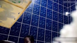 固射摄像头TP兩个漂亮嫩妹子一边聊天一边洗香香