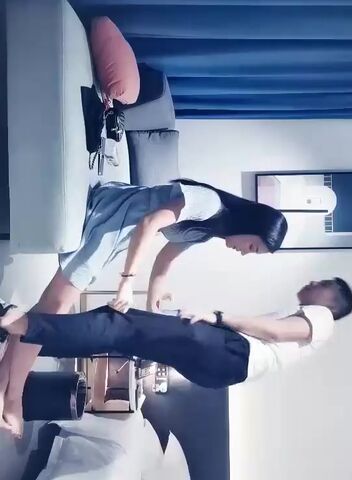 9总全国探花约了个蓝裙妹子TP啪啪，舌吻调情穿上黑丝69口交互舔，骑乘大力猛呻吟诱人