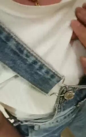 【麻花免费视频】小哥KTV厕所内撩骚陪酒女，摸着摸着就让干了，扒下裤子直接开喽，后入大屁股爆草抽插射了为止，奶子挺好看