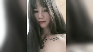 舞蹈系学生颜值不错苗条纹身萌妹，跳蛋自慰逼逼抽烟被炮友后入抽插，骑乘性感大屁股非常诱人