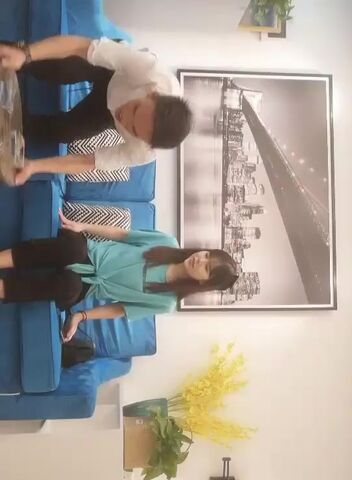 午夜寻花返场再约清纯极品蓝衣妹子，近距离特写口交上位骑坐大力猛操