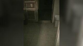 2020.7.1，坐标上海，【小情侣挑战户外公厕啪啪】，直接在女厕所里开干，细腰翘臀，紧张刺激好疯狂